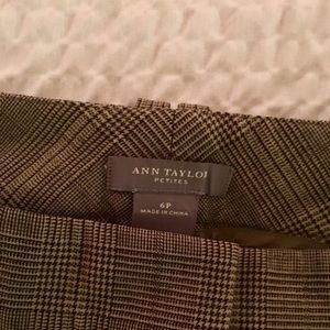 Ann Taylor mid rise wide leg pant, 6p, 96%wool.